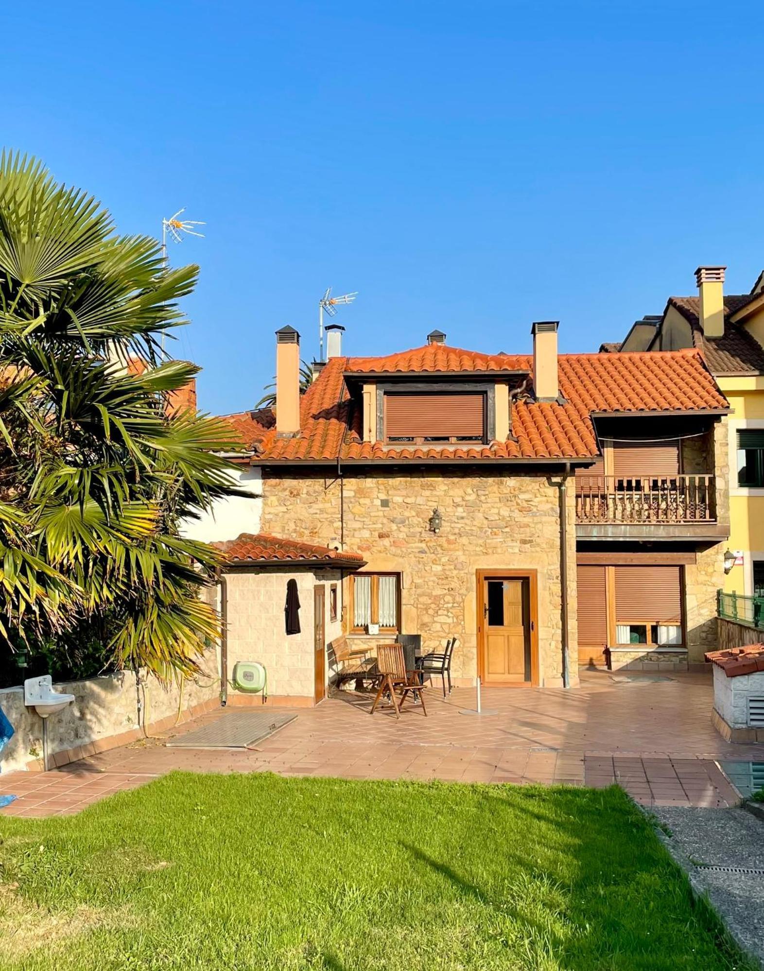 La Santina Y Su Jardin Daire Avilés Dış mekan fotoğraf