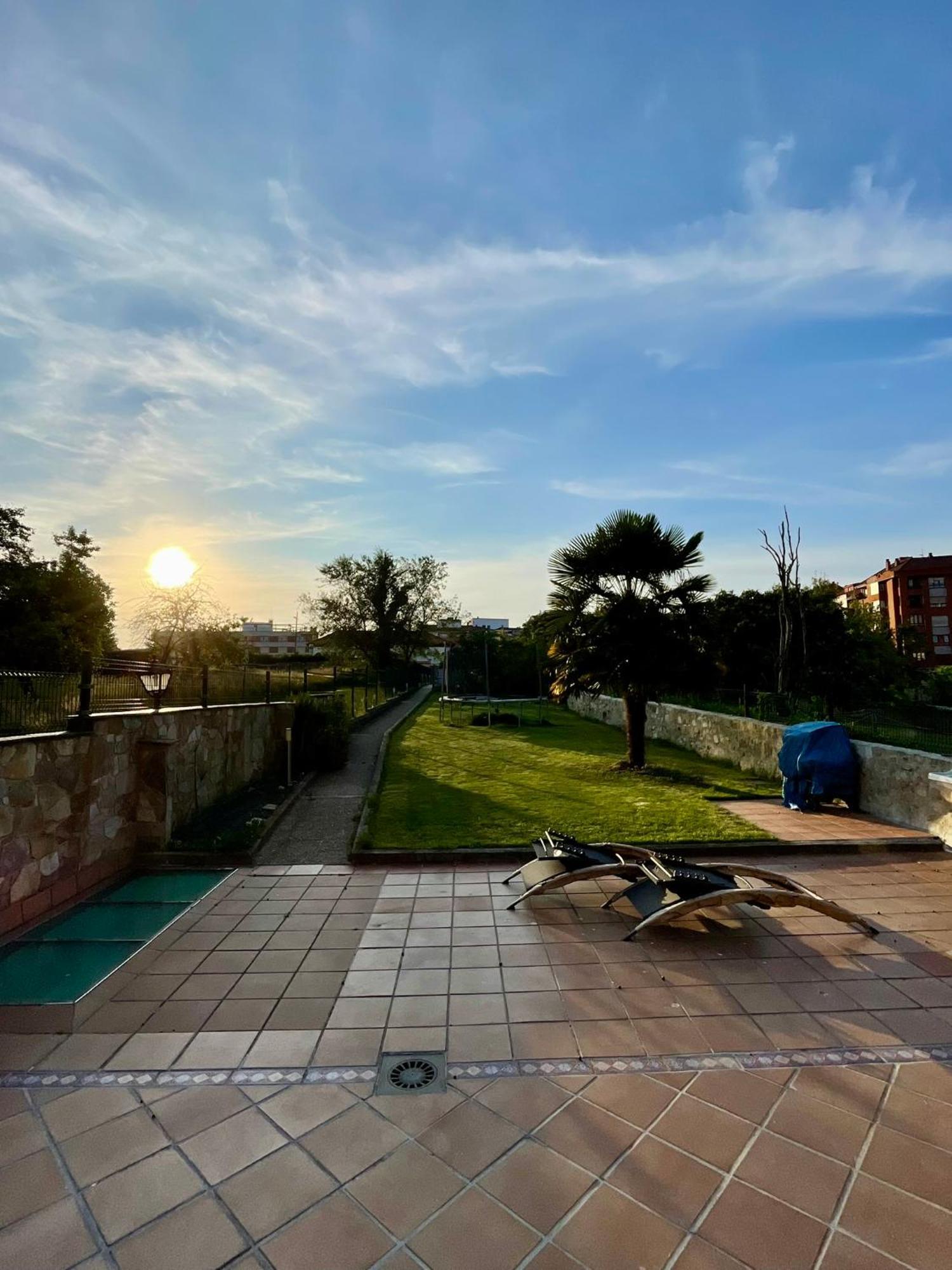 La Santina Y Su Jardin Daire Avilés Dış mekan fotoğraf