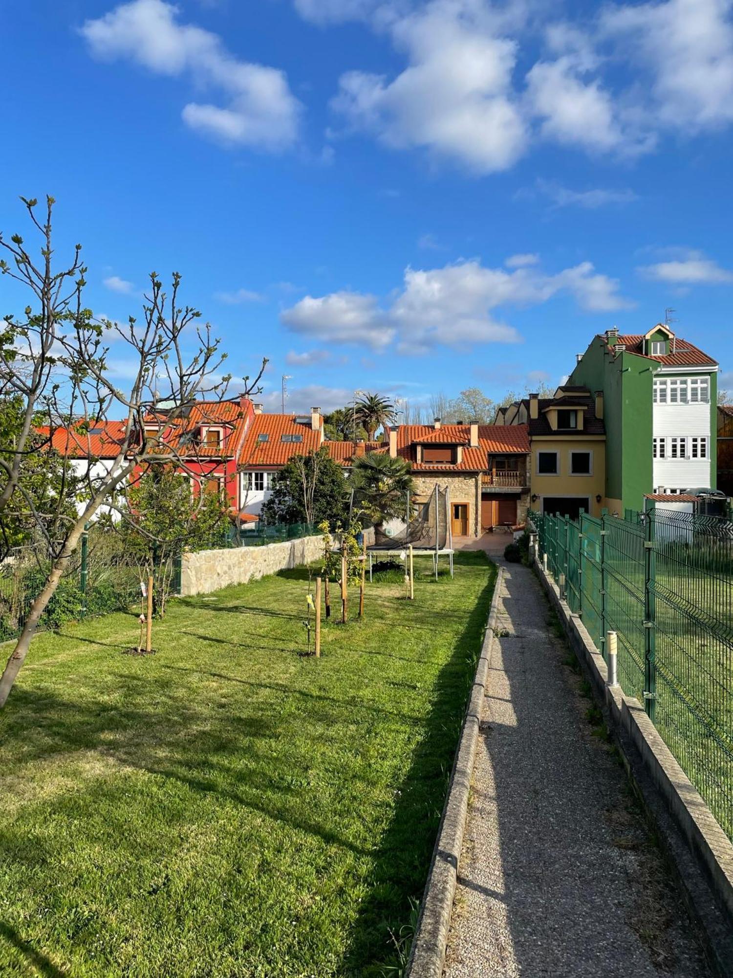 La Santina Y Su Jardin Daire Avilés Dış mekan fotoğraf